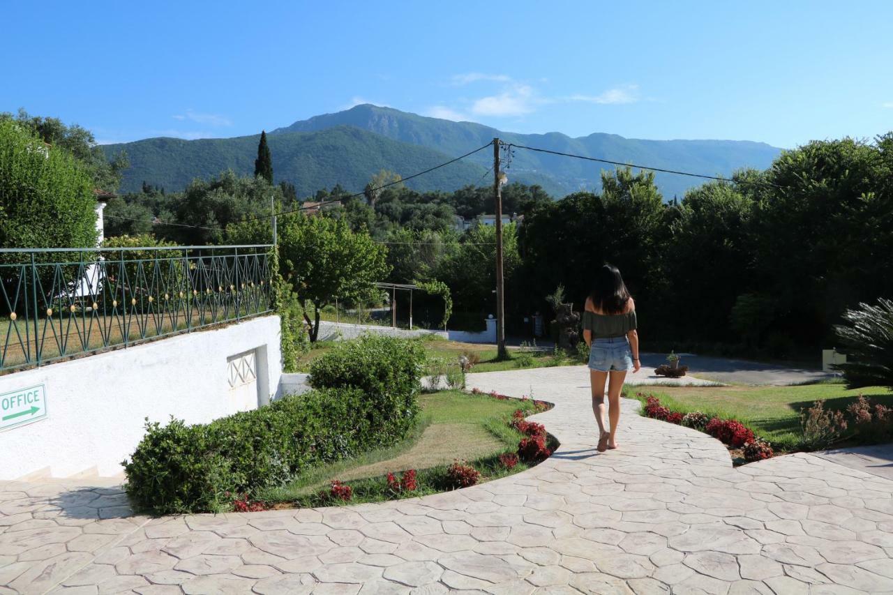 Summer Wine Friendly Resort Ipsos Bagian luar foto
